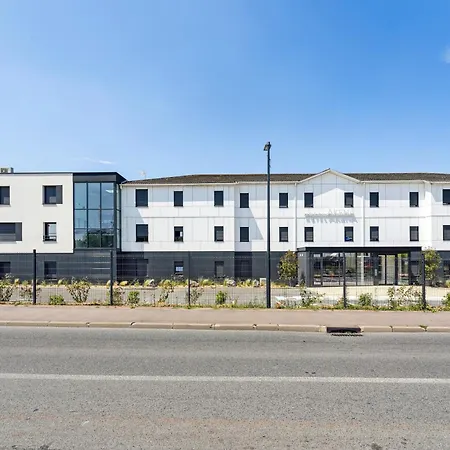 Akena Hotel